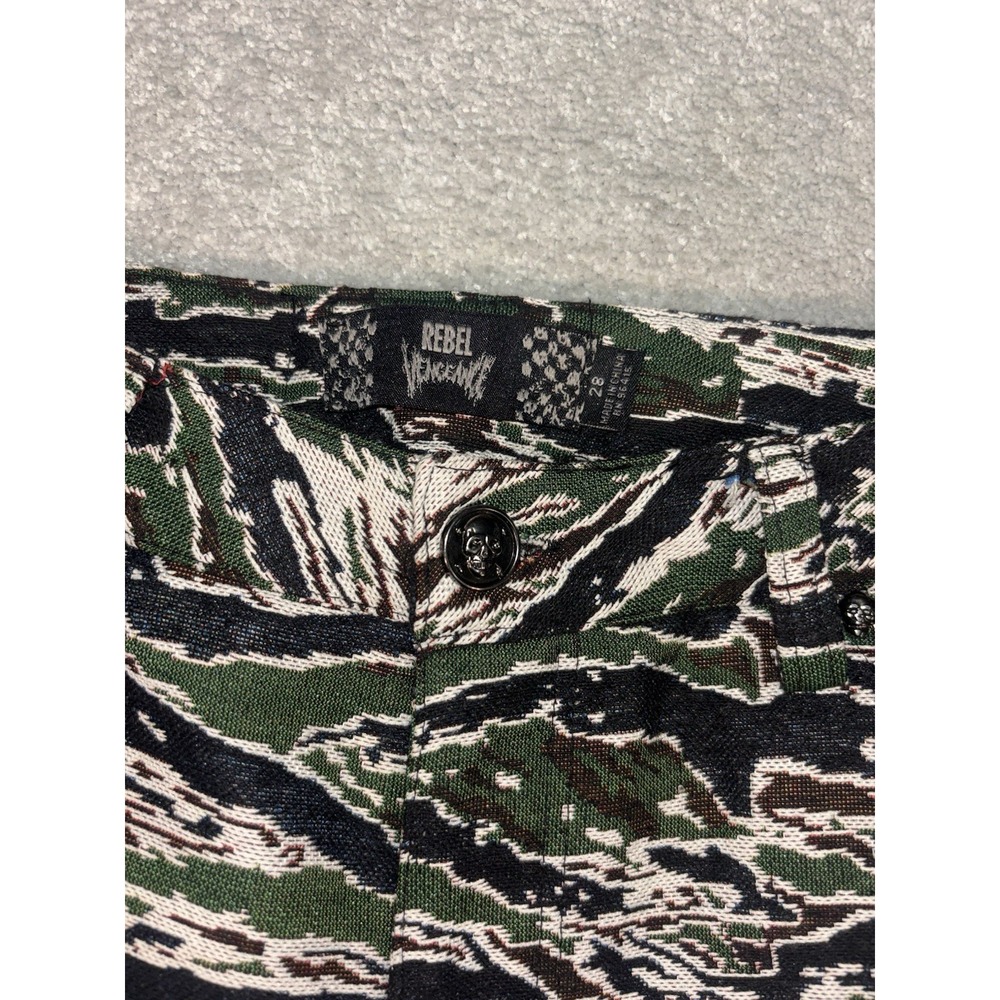 Rebel Vengeance Men Camo Fringe Tapestry Pants Skull Detail Sz 28 Measure(31x32) - Picture 4 of 15